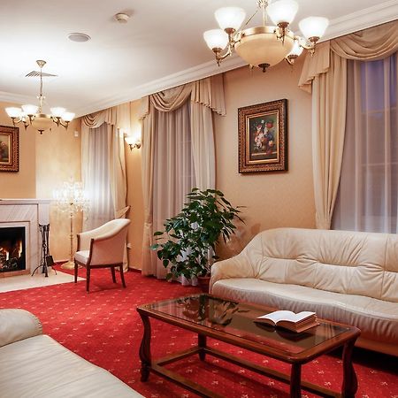 Lazensky Hotel Moskevsky Dvur カルロヴィ・ヴァリ エクステリア 写真