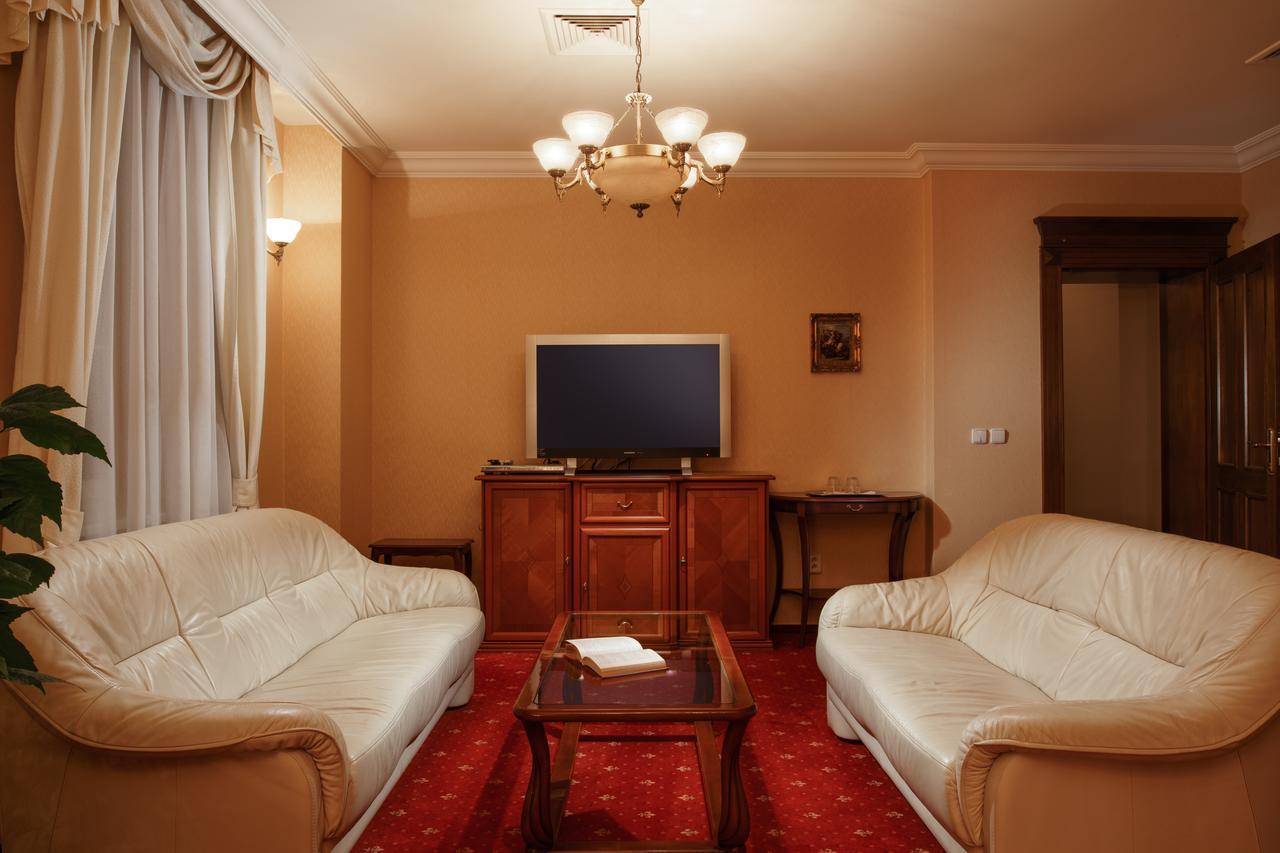 Lazensky Hotel Moskevsky Dvur カルロヴィ・ヴァリ エクステリア 写真