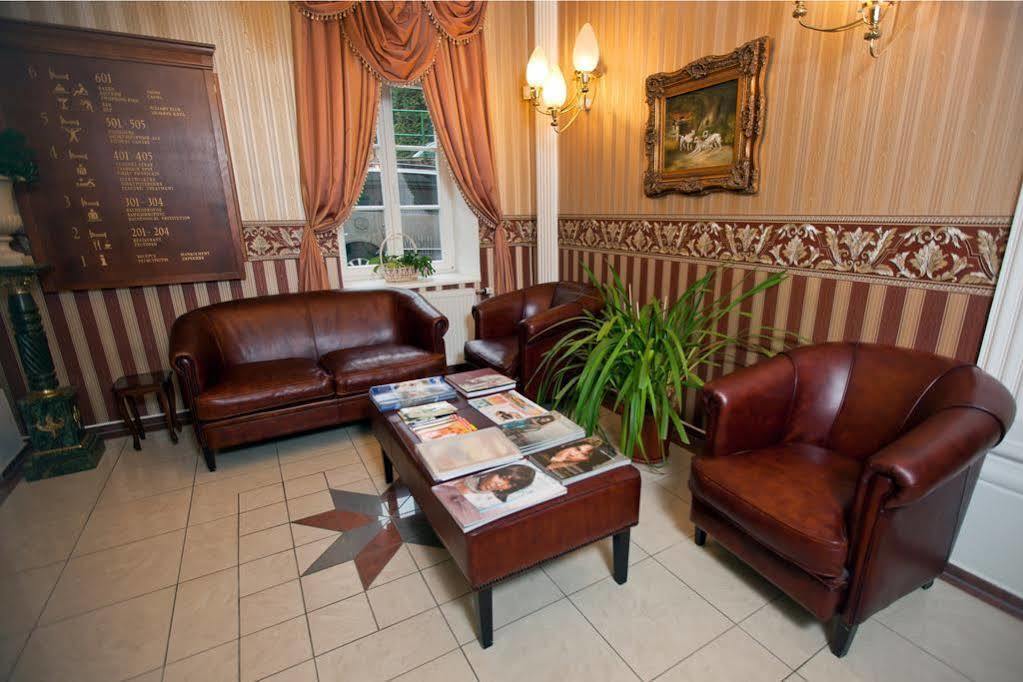 Lazensky Hotel Moskevsky Dvur カルロヴィ・ヴァリ エクステリア 写真